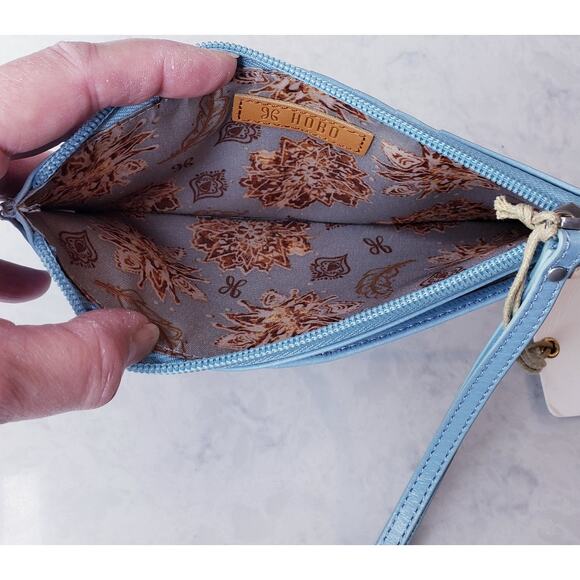 NWT HOBO Kimi Wristlet Wallet & Card Holder Vintage Hide Leather in Blue Mist - Picture 10 of 15
